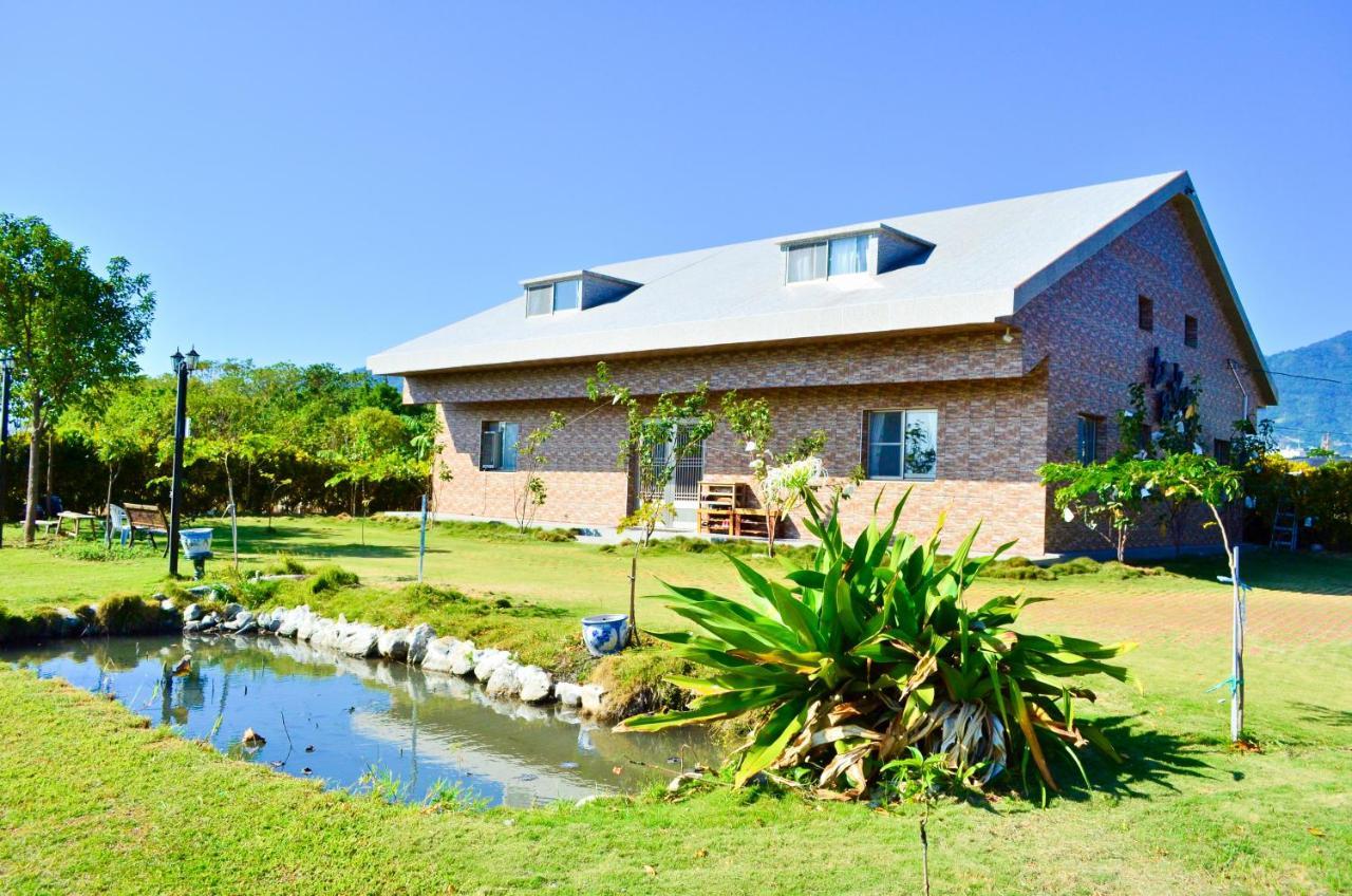 Red Crown Jacana B&B Taitung ภายนอก รูปภาพ